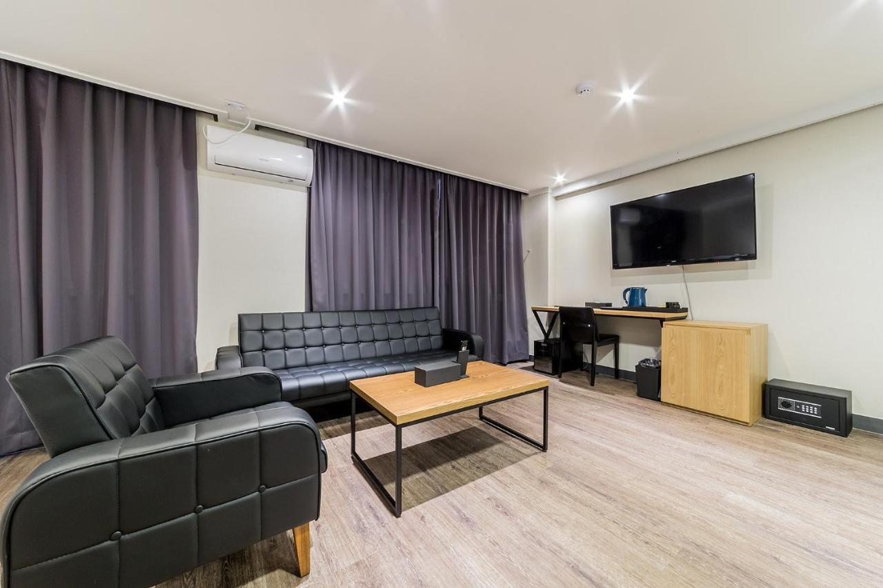 Pyeongtaek Stay Tourist Hotel Exteriér fotografie